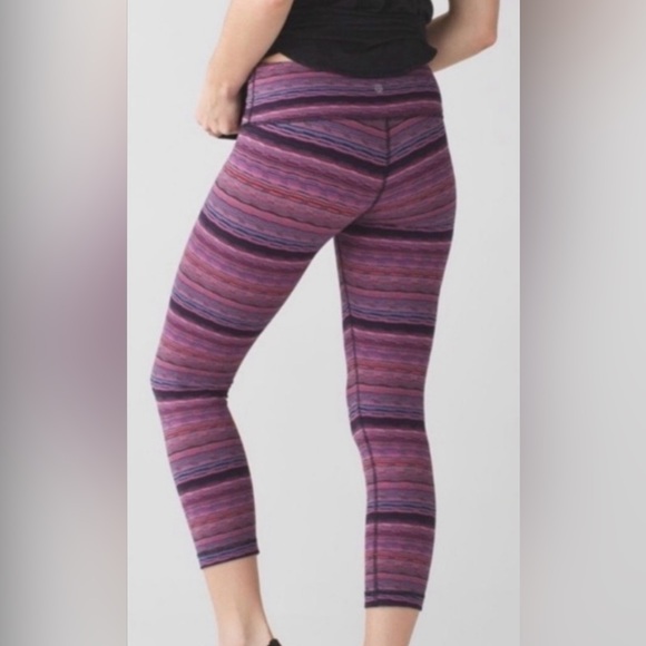 lululemon athletica Pants - Lululemon Wunder Under Luxtreme 22” Leggings Cyber Stripe, size 4